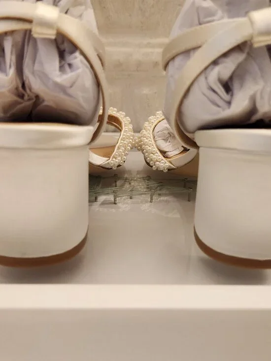 Jewel By Badgley Mischka "Ninnette" Ivory Satin Pearl Sandals. NIB. Size 6 - Picture 6 of 10